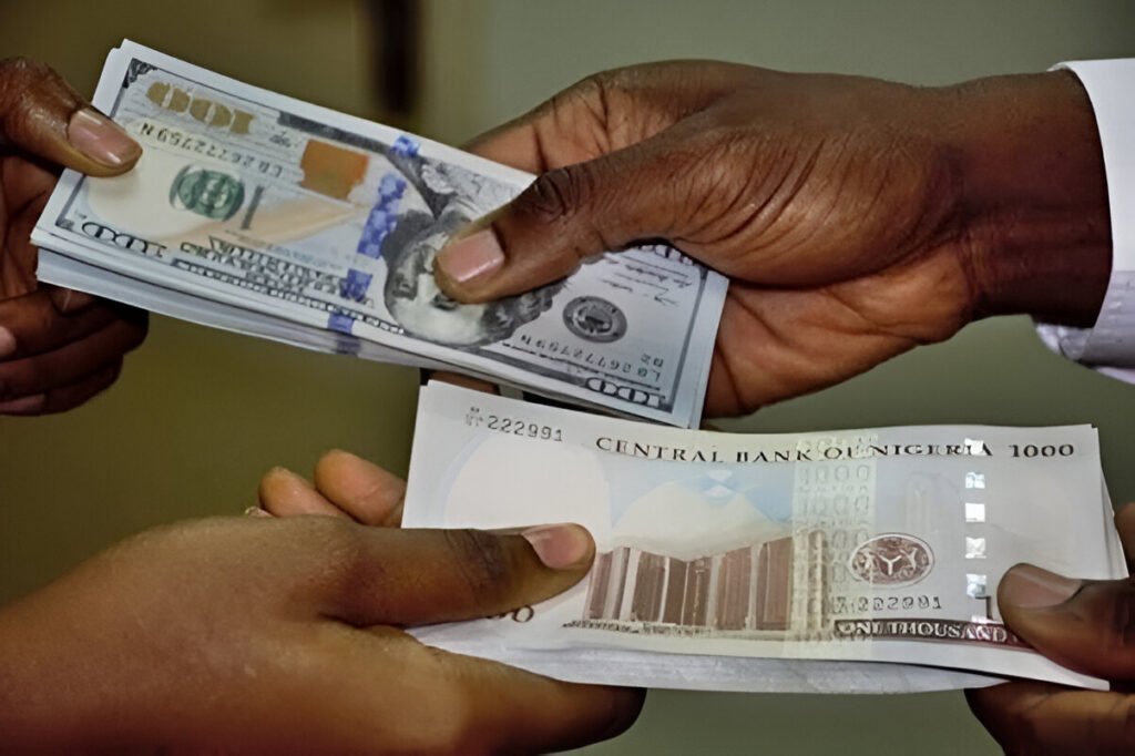 Naira reaches all-time low, sells N1,415 to a dollar