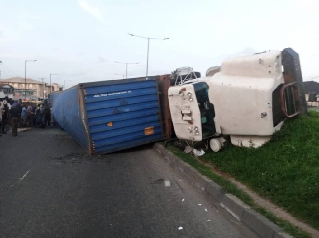 Driver dozes off, causing trailer to overturn, resulting in Fatal Accident in Lagos